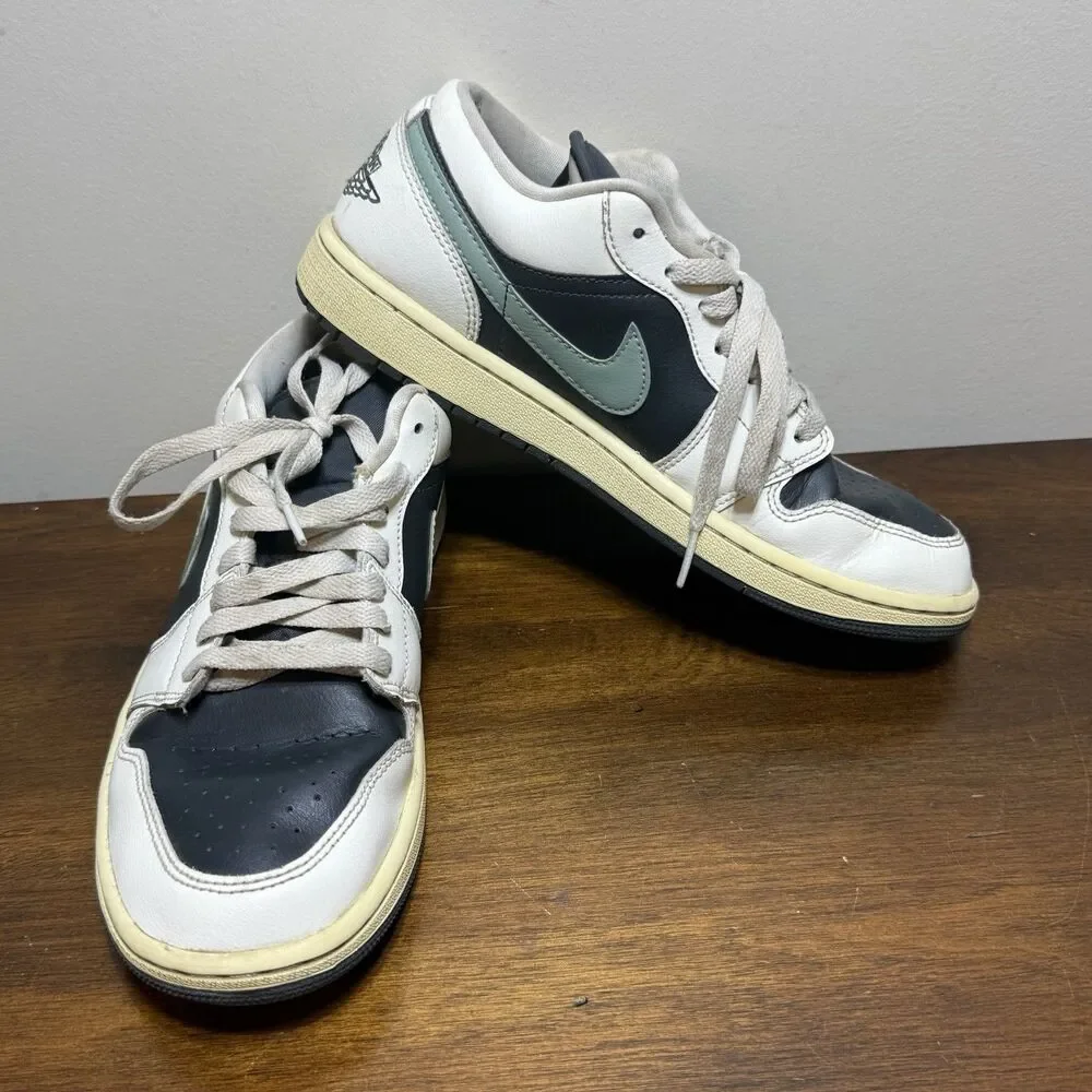 Air Jordan 1 Low Women’s Size 9.5 Anthracite / Jade Smoke Sail - Picture 2 of 10
